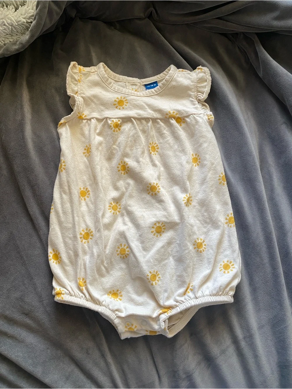 Bundle of Girl clothes 12-18 months